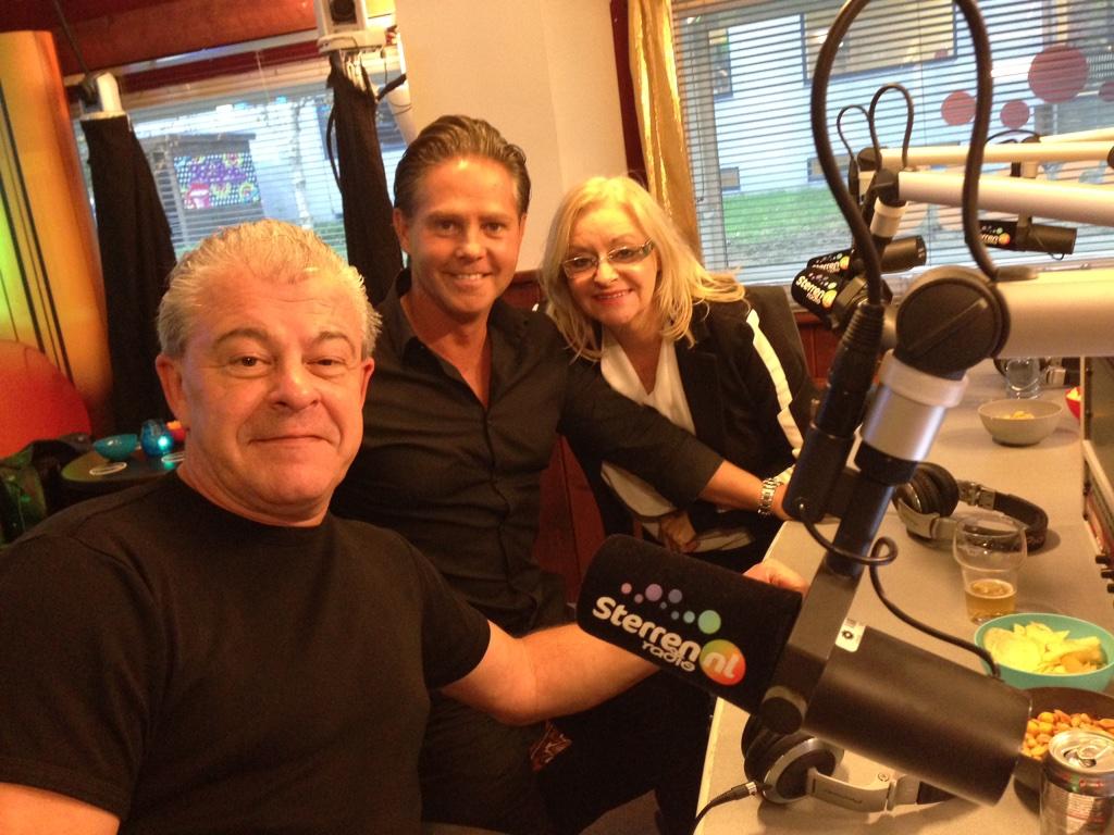 RT Leuke foto! <a href="/dannydemunktwit/">Danny de Munk</a>: Gezellig bij <a href="/sterrennl/">Sterren NL</a> samen met <a href="/CorryKonings/">Corry Konings</a> !! 👍
<a href="/corneklijn/">Corné Klijn</a> <a href="/FredSiebelink/">Fred Siebelink</a>