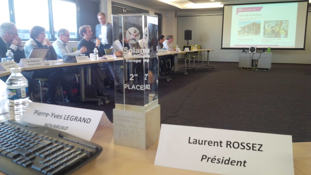 LRossez's tweet photo. Présentation du trophée du SOLAR Décathlon au Conseil d'Administration de NOVABUILD ce soir ! @NOVABUILD_ http://t.co/WD8BtfAZjp