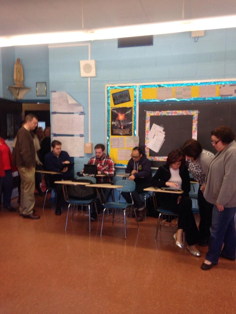 MissLorenzoXHS's tweet photo. Makin' moves makin' movies for #rykenPD #techchat #edchat #pd http://t.co/VJ7AIQ38WC