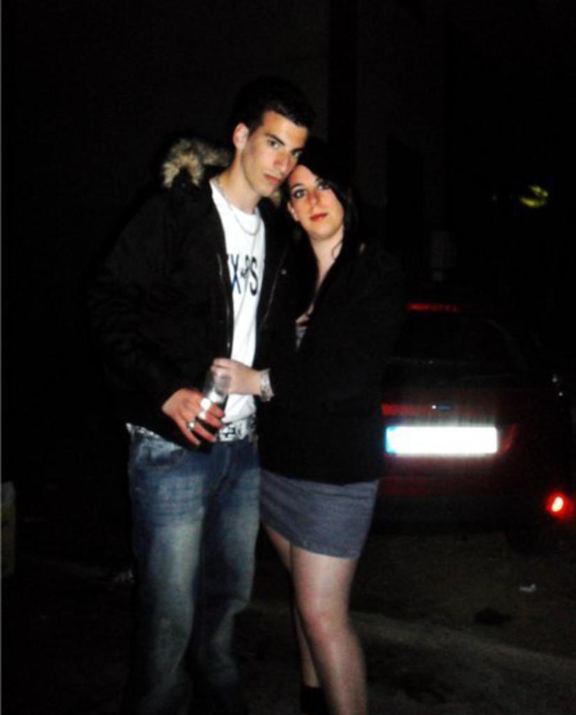 carmen15fm's tweet photo. Xfinn el dia 9 tara aki yaaa deseando d verlo..lo kiero..@diegoazuaga8 http://t.co/Ecdj7DDhDZ