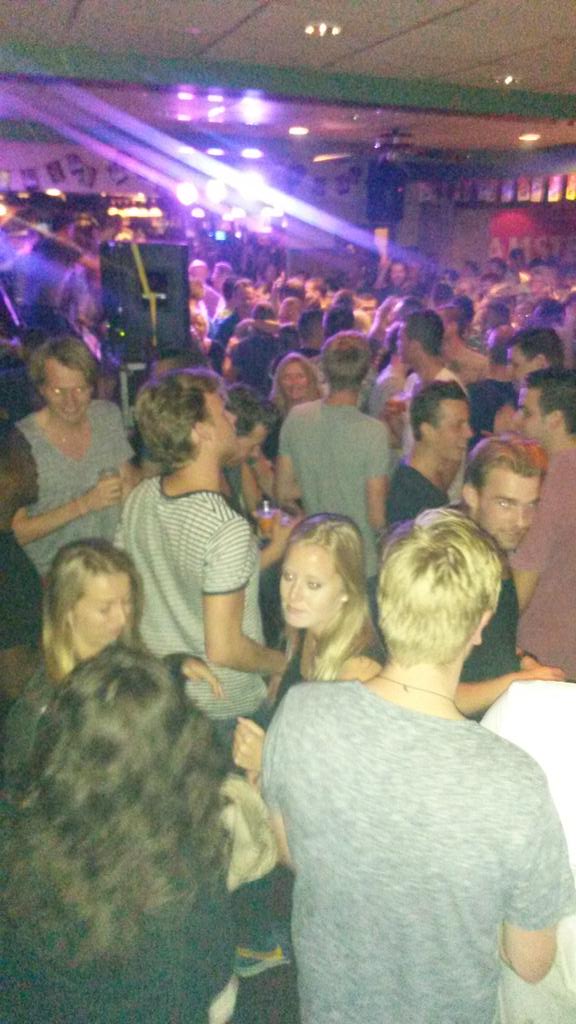 Morgenavond 15 november de band LIEVER LiVE vanaf 22.00uur en natuurlijk Gratis entree