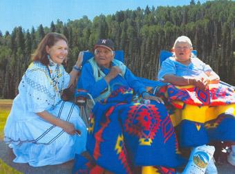 ailta2's tweet photo. White Mountain Apache Living Treasure Homer Beatty is being honored at the @HeardMuseum http://t.co/5apQtoGTEy http://t.co/KKpEzfDALu