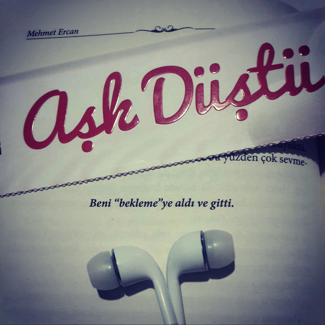 Beni 'bekleme'ye aldı...
kitapyurdu.com/kitap/default.…