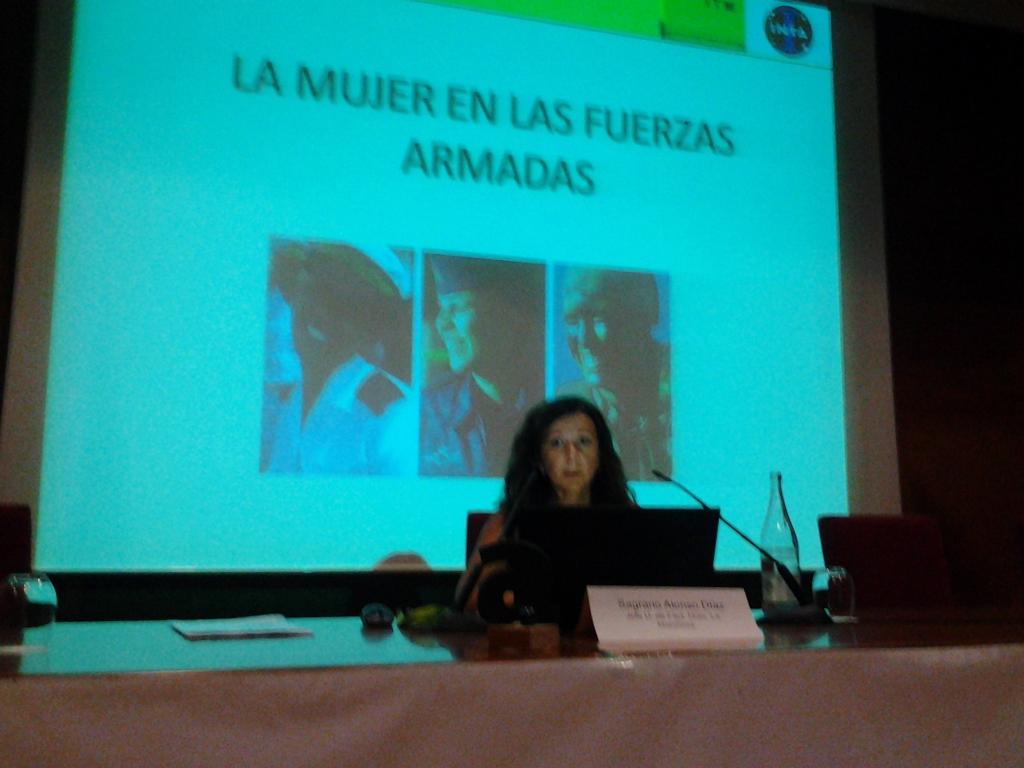 La siguiente ponencia sobre la "mujer y fuerzas armadas" por Sagrario Alonso. Jefa de unidad de Factores Humanos