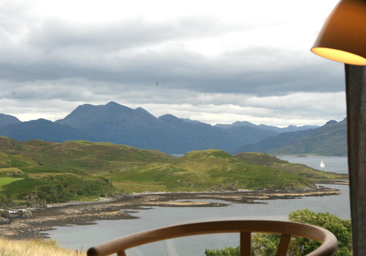 Stay_House's tweet photo. @StartUpsLuxury Thanks for the follow - come and see our beautiful new house on Skye http://t.co/69SsX779Hy http://t.co/wLOOkUv4D3