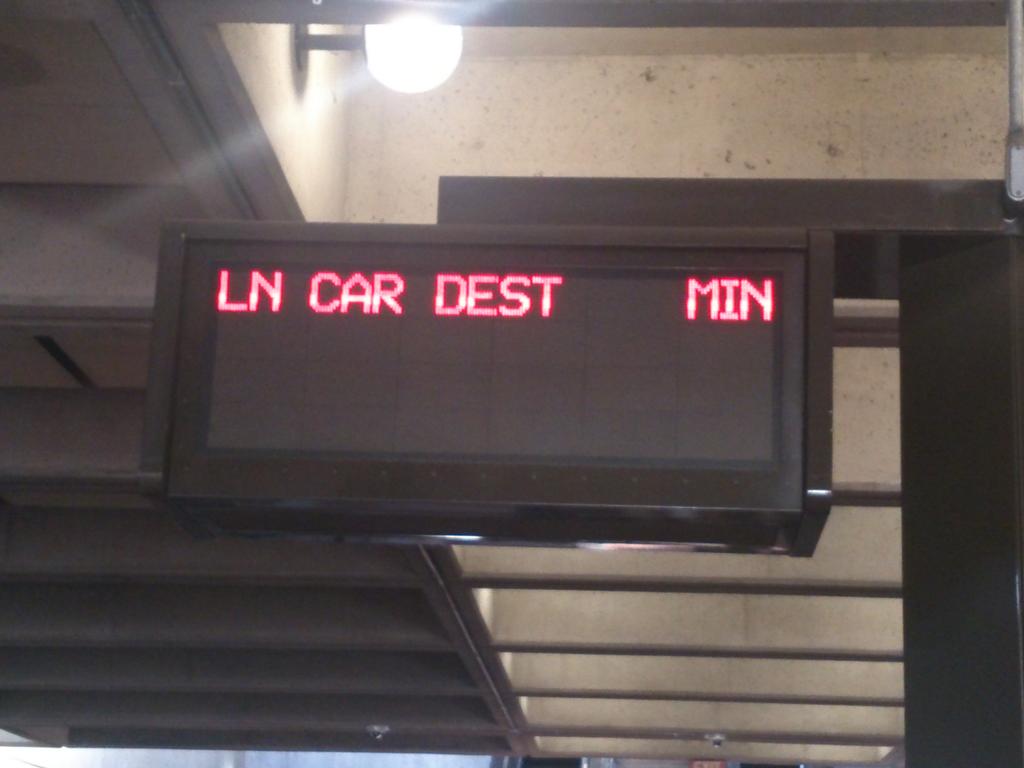 TVChick16's tweet image. No trains. Great. @wmata #switchproblem