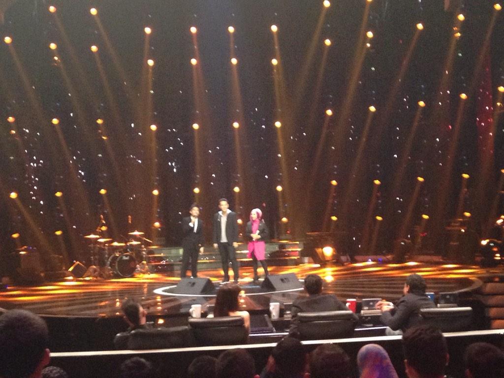 Panggung #RisingStarINASuper9 makin seru ada <a href="/GilangDirga/">ً</a> ;D #RisingStarINASuper9