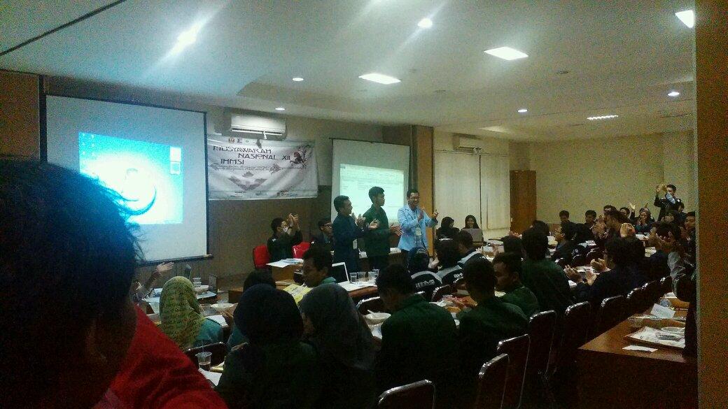 HIMASTA_ITS's tweet photo. Maka hasilnya adalah @ghufranputra dr @HimastaUNPAD terpilih menjadi SekJend @IHMSI Periode 2014-2016 @munasihmsiXII http://t.co/P6bFwN9OqL