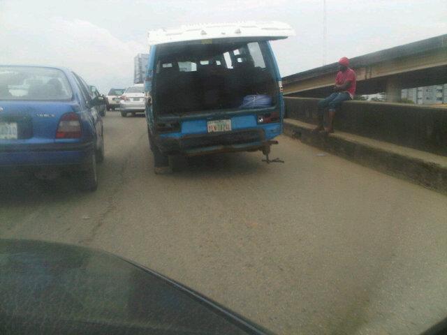 timarivph's tweet photo. Broken down Mitsubishi bus on Abali park flyover, driver working on it though not causing any traffic challenge ATM http://t.co/jiag8Yytm5