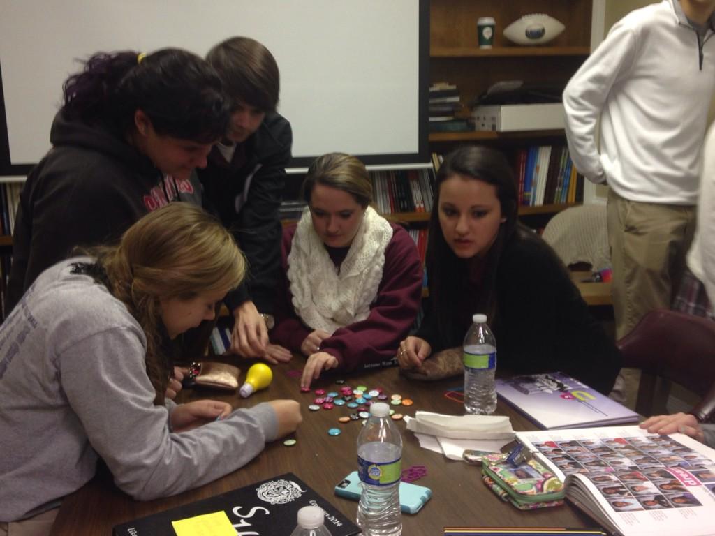 MsNeelySHS's tweet photo. Yearbook field trip is tons of fun!!! Thank you Jim Owens and Jenni for all of your help!!! @Satsuma_High http://t.co/vt7AmHaAno