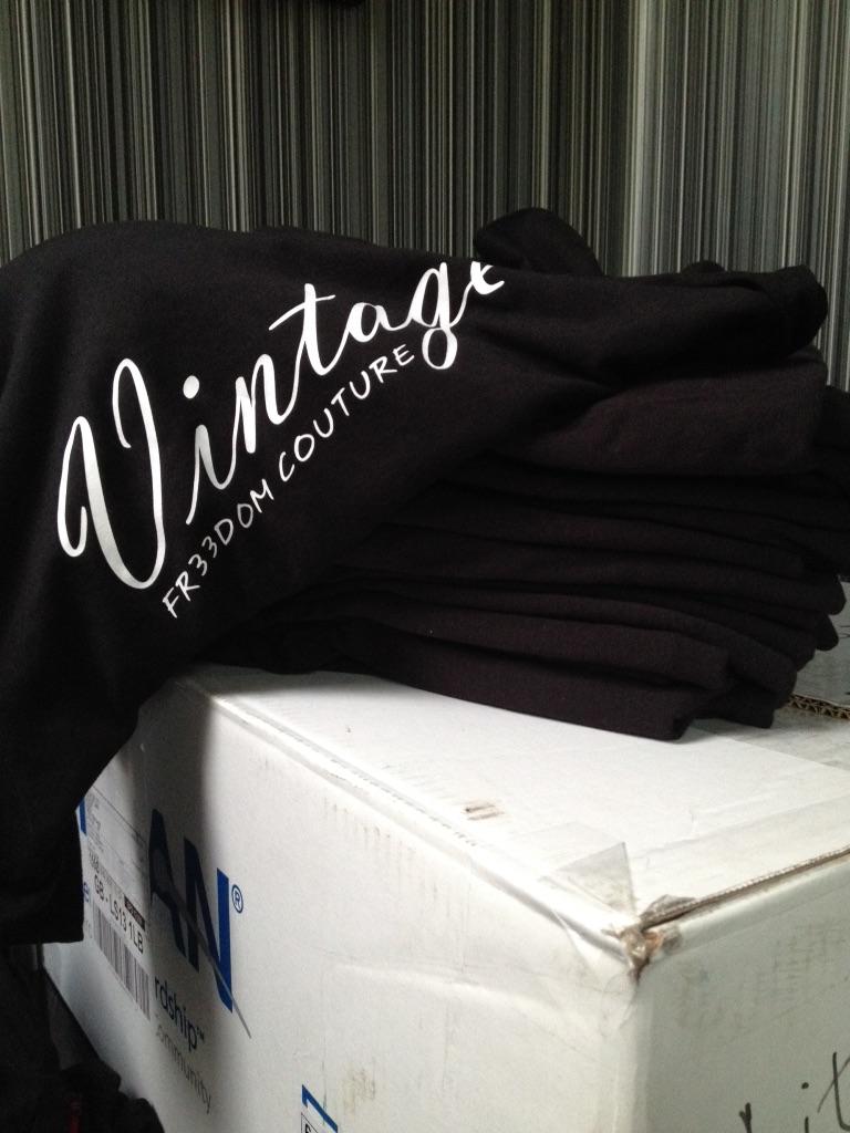 Fr33domCouture's tweet photo. Vintage tees have arrived in black #fr33 #tees #blkvintage http://t.co/3B4ITS6S37