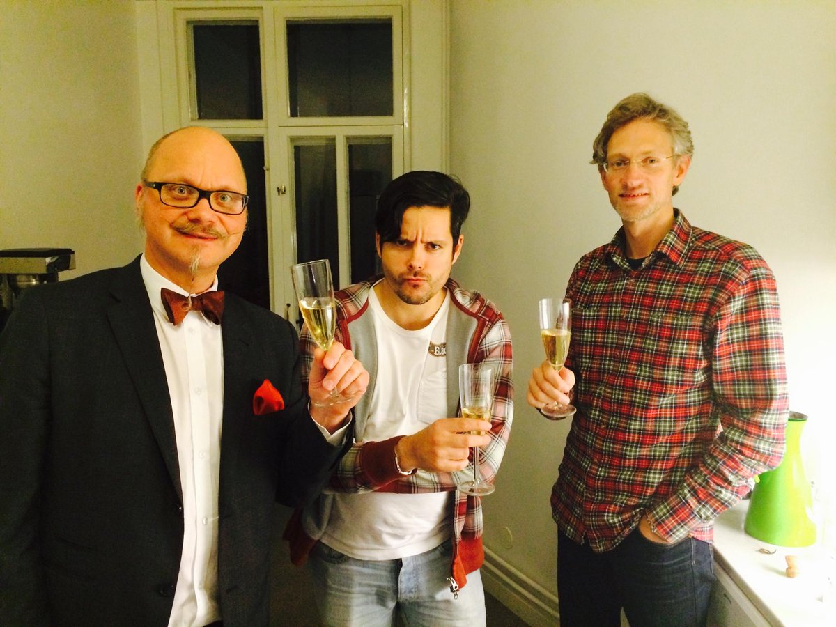 strawpay's tweet image. First investment agreement signed. #bitcoin #stroem