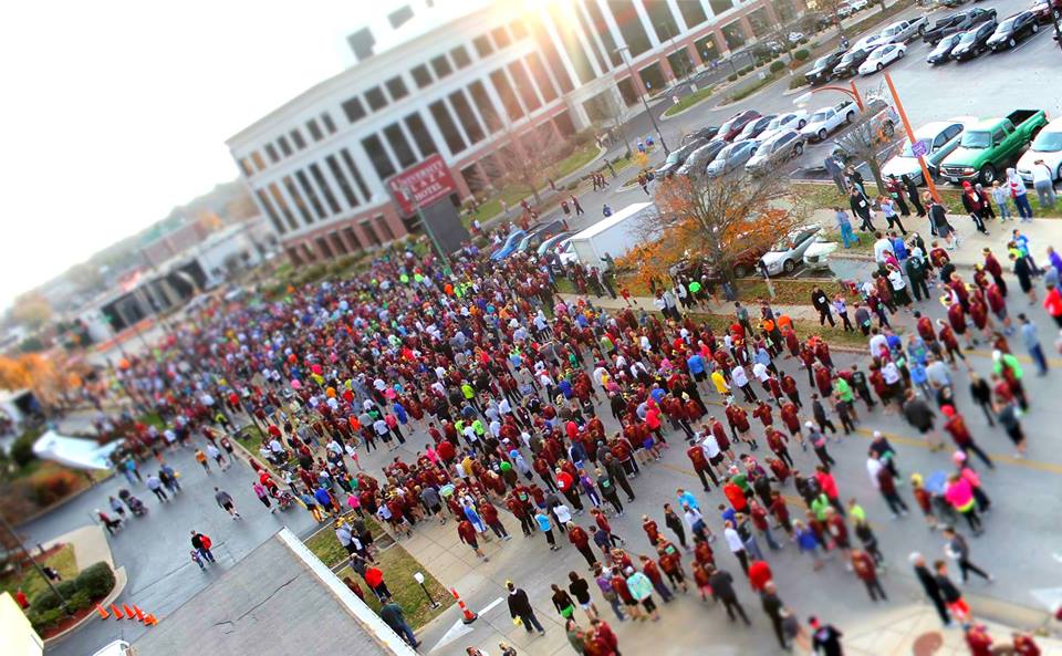 SGFLargestFork's tweet image. Less than 2 weeks away from the 2nd greatest #Thanksgiving tradition #TurkeyTrot register here sgfmo.co/1yAEKEN