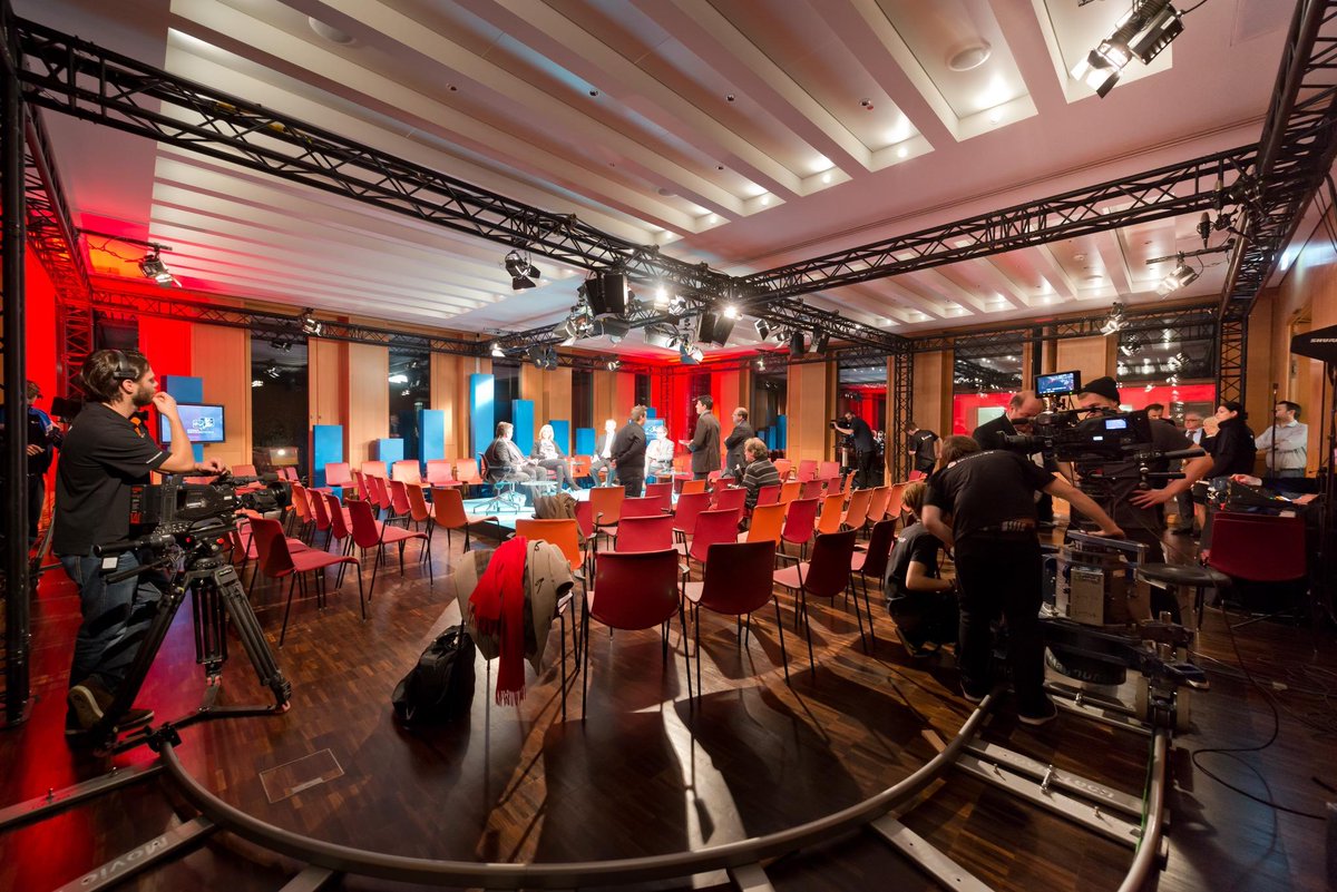 14. Bonner Wirtschaftstalk: Fotogalerien von der Fernsehaufzeichnung und der Produktion auf facebook.com/medien.de