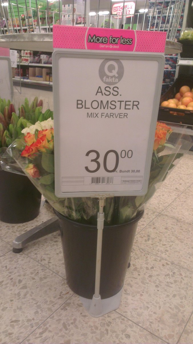 bower_sam's tweet photo. @Jamiebower Only the best blomst http://t.co/n5NLxD1WnG