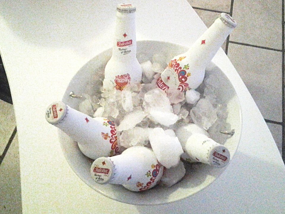 UNAALTRACOSA's tweet photo. I per la nit... "poalets" pero de Isleña "the beer of Ibiza"@3Iff @paulamico11 @palomavila16 @Nattalia_Terol @10Piff http://t.co/ULXzdnHleQ
