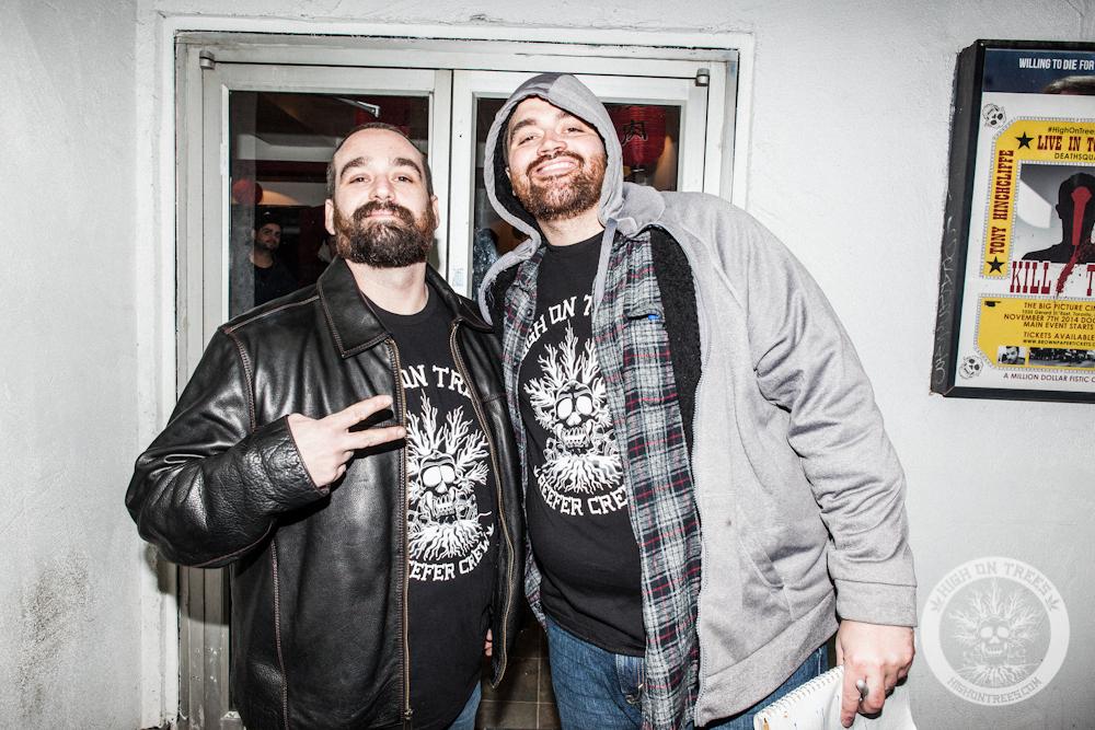 HighOnTrees416's tweet photo. #FF
#HighOnTrees #ReeferCrew
They came all the way from the 614 to the 416 for this..
@DrewSample & @no_susquahenna http://t.co/drgIvmAk3S
