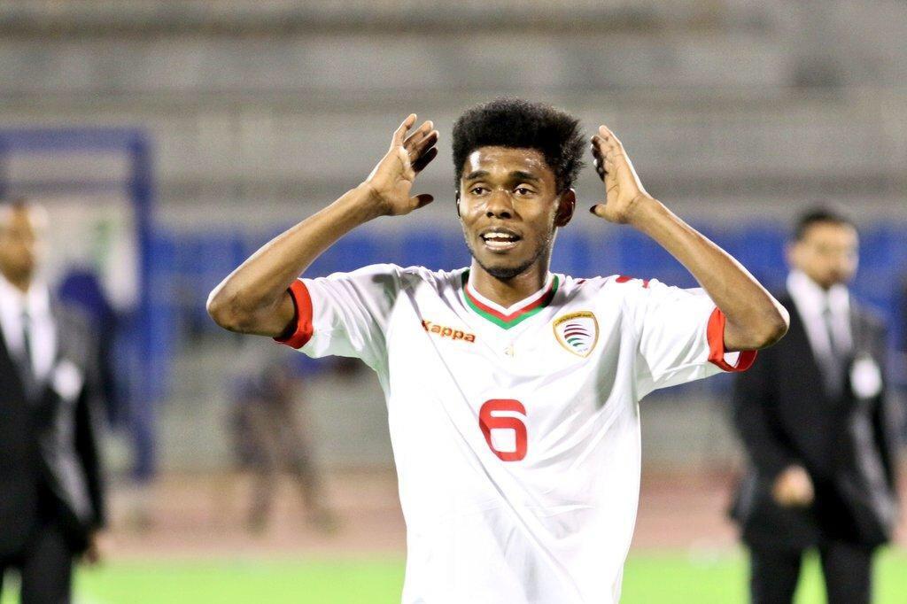 EM2ME2's tweet photo. اللاعب رائد إبراهيم يطلب من جماهيرناعلى المدرجات إيقاف الهتافات والتشجيع فور رفع أذان العشاءفي المملكة
#ساندوا_الأحمر http://t.co/LPQ5PStYdv