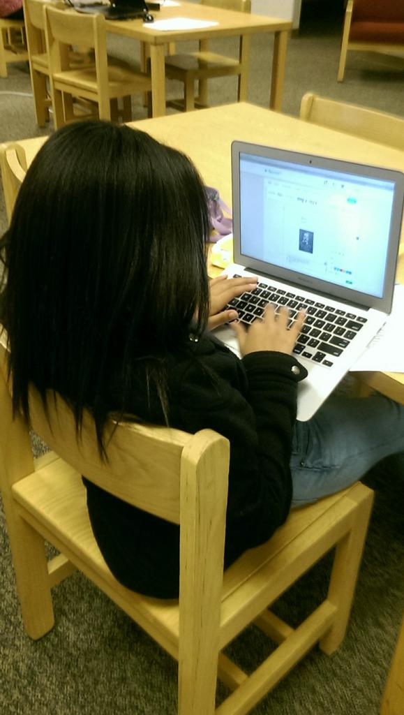 tannerteaches's tweet image. @InmanMiddle students learning how to site web sources w/ #MsK for #DigitalPresentation @apsupdate @APSInstructTech