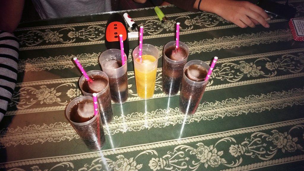MelGaarcia's tweet photo. Io la conosi en un tachiiiiiiii 🎵 @aanita9526 @CarmenPinell6 @Lidiaa29 @mariaorta95 @isachicha7 @isabelitaa3 http://t.co/6JT4AgHXSo