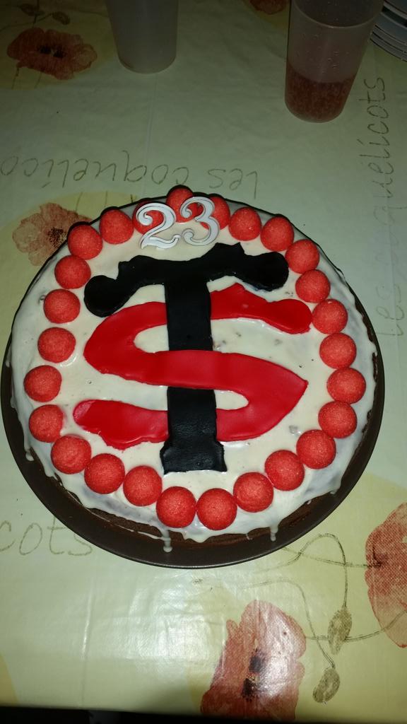 Didelot Kevin Mon Gateau D Anniversaire Yannicknyanga Huget14 Stadetoulousain Aveclexv Toulouse Alonsomariam Http T Co Lre19ohn7e
