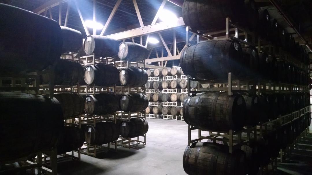 RotioFood's tweet photo. Great day at @GooseIsland barrel aging facility 140,000sqft of artisan beer aging in bourbon and wine barrels http://t.co/HzwS28mROg