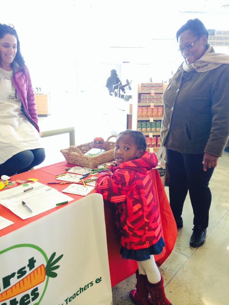 MOMsOrganicMrkt's tweet image. Special artist at the Kids Table today! #openingDC