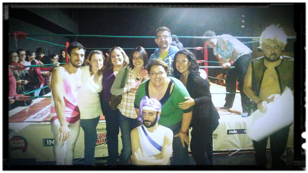 MaruFalcon's tweet photo. La foto de ayer en @LaImproLucha ¡sigo emocionada! #ExplosiónEstelar #ImproLovers @eresnees salimos re bien <3 http://t.co/icQ6Cr9TQx