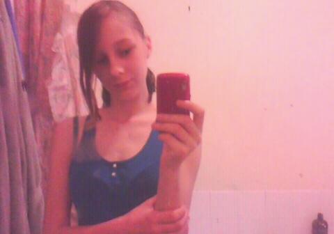 DedicatedTo_Sam's tweet photo. If no-one knows what Samantha looks like here's a picture of her. http://t.co/kalWD3CeQt