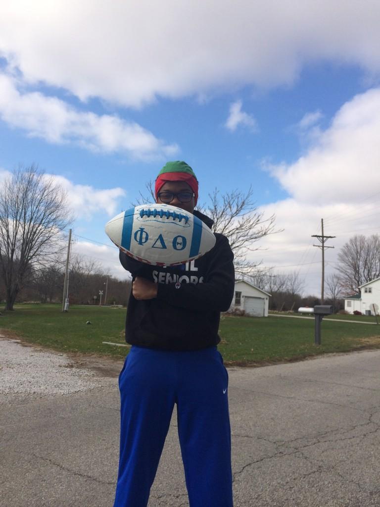 HughVandivier's tweet photo. Terrell Russell with the handoff. @wabashpdt #MononBellRelay #als http://t.co/KTHXCckIn2