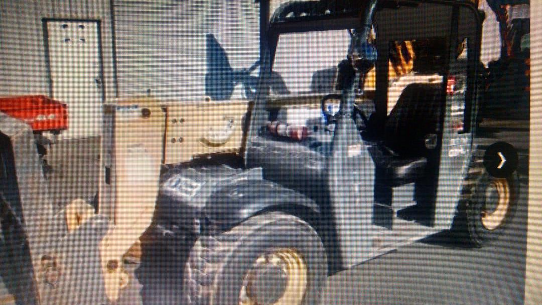 #compact #reachforklift #Gehl
We have them 4 sale 
#Expertironsales