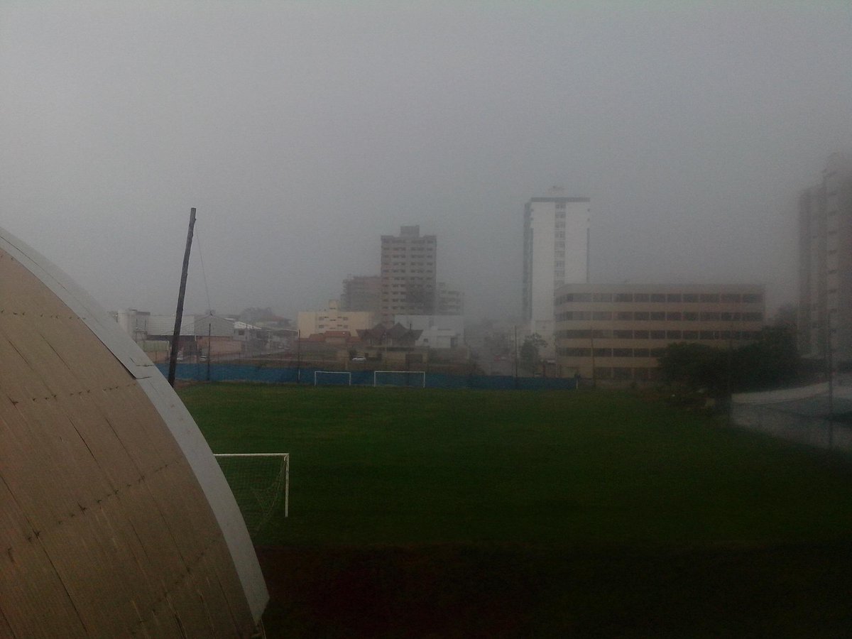 DrDanielGon's tweet photo. Vem ne mim chuva... http://t.co/SBKmMl8M7N