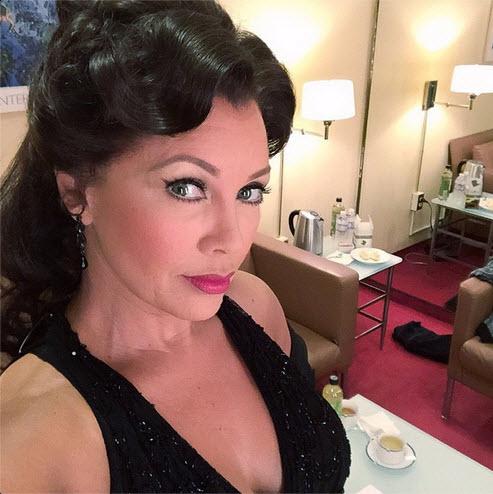 We can’t help lovin’ <a href="/VWOfficial/">Vanessa Williams</a> in Show Boat! Have you gotten your #BountifulTour tix yet? bit.ly/1qNRyS3