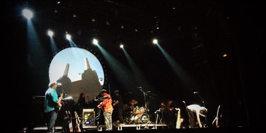 Probando sonido @bartsbcn. Empezamos el concierto a las 21h. Ya queda menos!!!