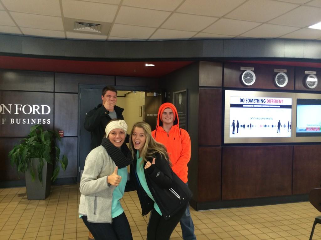 brooklynrp4's tweet photo. @WkuScavenger #teamkyle http://t.co/N345SsEcvZ