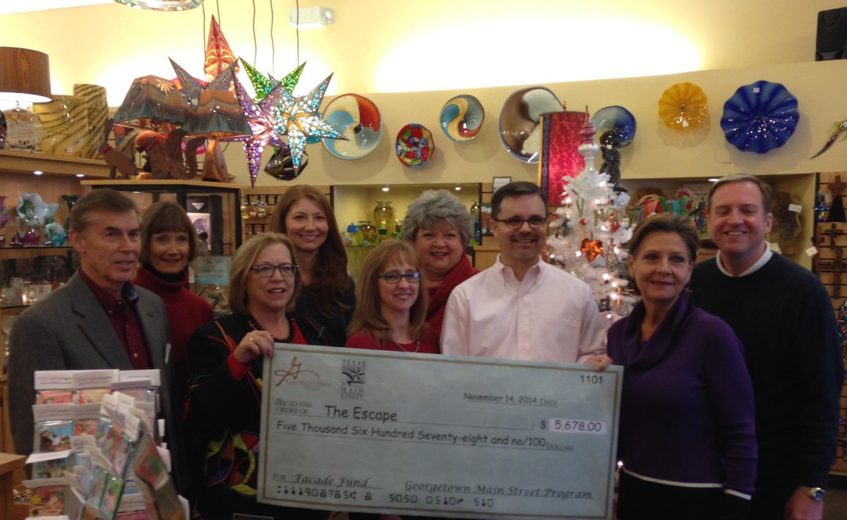 More Main Street facade grants given today. Thanks <a href="/RootsBistroGTX/">Roots Bistro</a> #LaBellaCasa and #TheEscape!