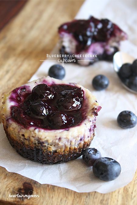 SwankyRecipes's tweet photo. Friday calls for cheesecake.  Blueberry Cheesecake cupcakes will do!
http://t.co/bXUvmKgwgI
#foodie #recipe #dessert http://t.co/uZzOJ4qbzV