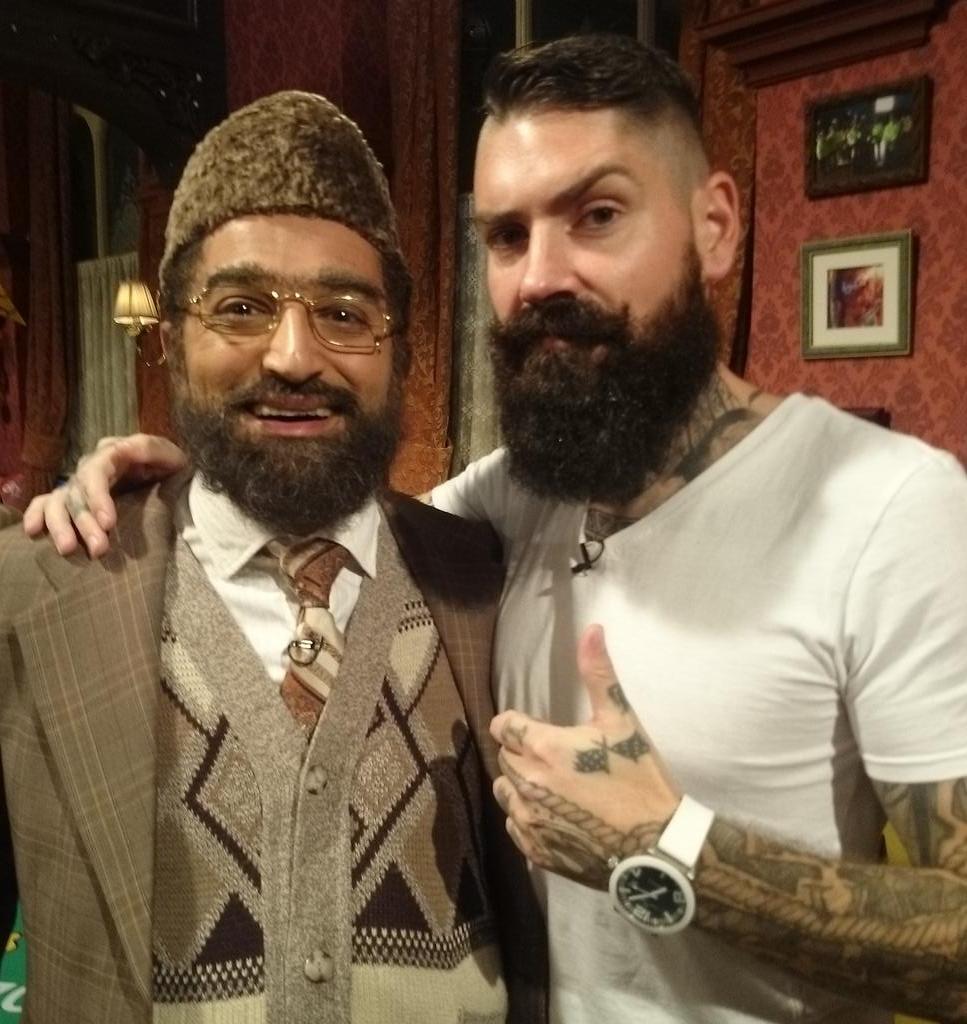 shanelynchlife's tweet photo. Found my bearded brother @therealmrkhan yes,,, drinking in the #queenvick legend gonna take him to the elkandclipper http://t.co/ixt34zzTGi