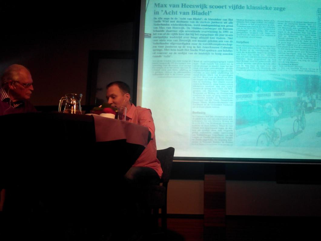 Oude herinneringen ophalen met Max v. Heeswijk &amp; Johan Pijnenburg sr. in 't Brabants Wielercafé in Bladel. #nostalgie