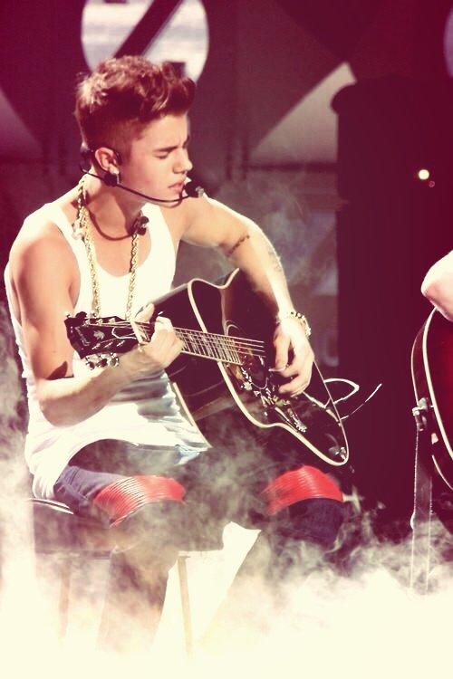 BelieveMovieJB1's tweet photo. you're perfect to me 

#RollersMusicAwards JustinBieber http://t.co/eCAH40t6GW