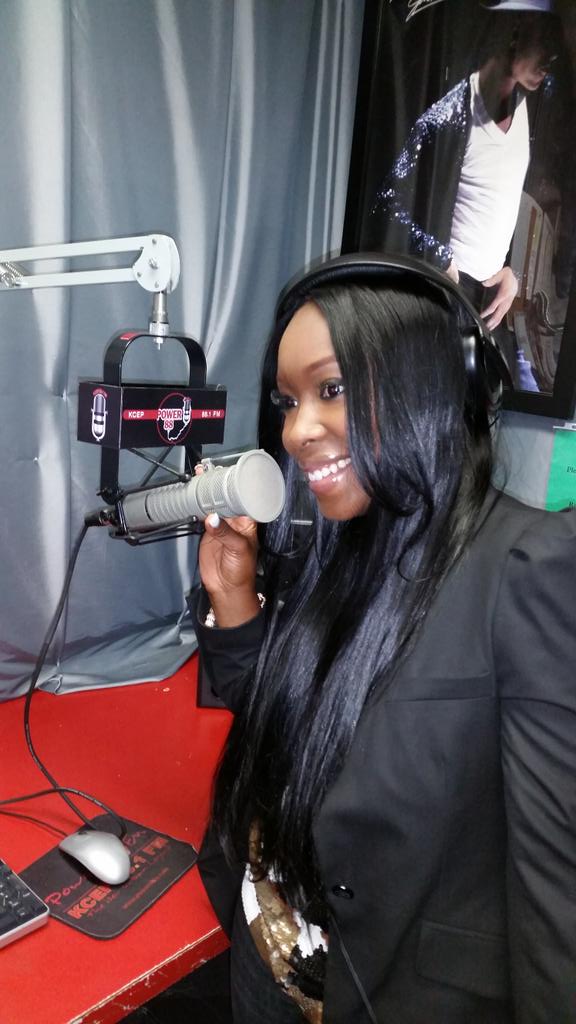 AmirakalMktg's tweet photo. @itsmeelah live on air @power88_lv talking about Honoree @BIBOTour #LasVegas http://t.co/Bf1FUWXHhY