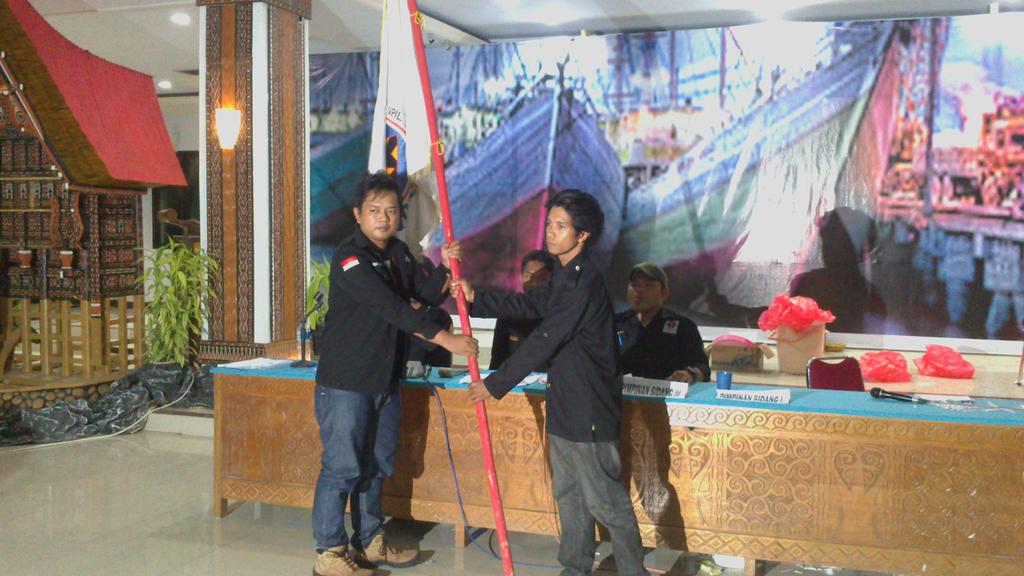 Selamat kepada kawan Hendra (FKMTSI wil.XIV) yg terpilih menjadi koordinator umum FKMTSI tahun 2014-2015 :)