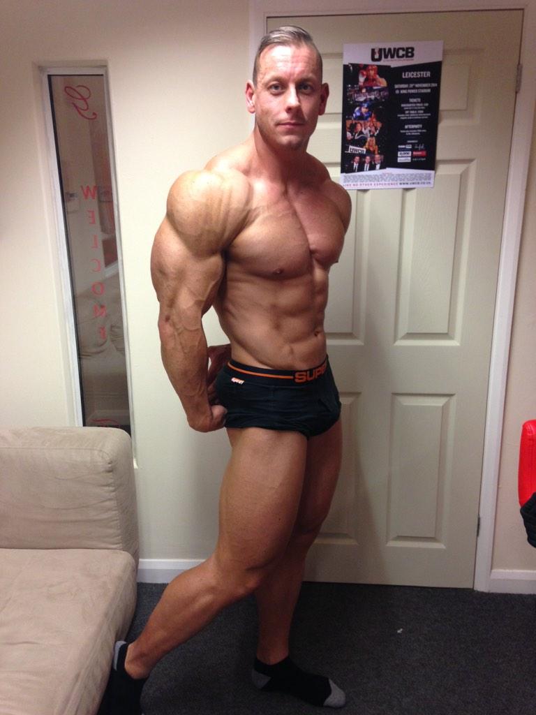 TylerBigTSmith's tweet photo. #ppspump on Friday @PPSNutrition no fatty offseason for me, staying lean thru the winter. #TeamPPS http://t.co/muuFy3HQ1l