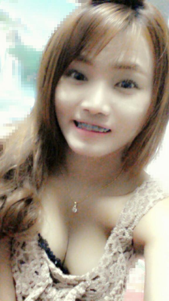 ladda_Attatan's tweet photo. ....โชว์เต้าตอนดึก..มันหนาวจังวู้...^^ http://t.co/Cl8lSeDn7z