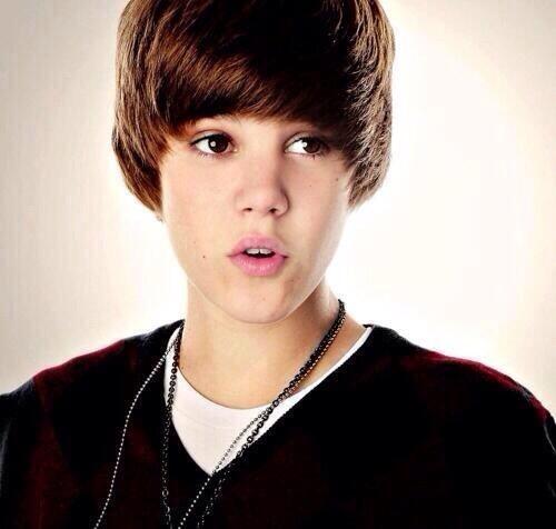 bizzlesonlygirl's tweet photo. Home to mama #RollersMusicAwards JustinBieber http://t.co/BWUYPCbr5f