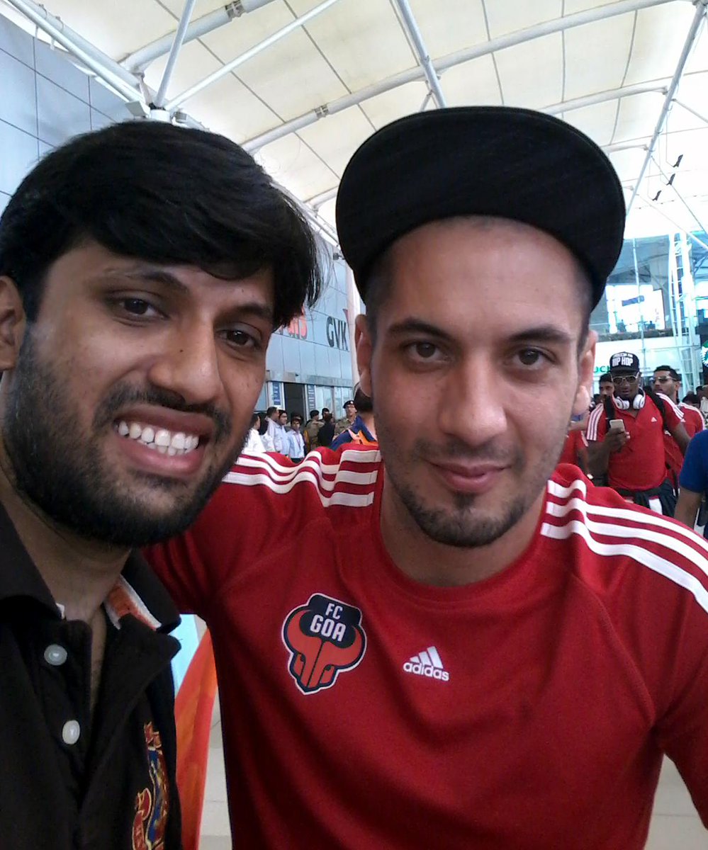 eltongu's tweet photo. @tollyozbey @thisisserap welcome to mumbai ozbey! FC Goa's star striker. nice meeting u. very humble n down to earth. http://t.co/gZGjtQEHVx