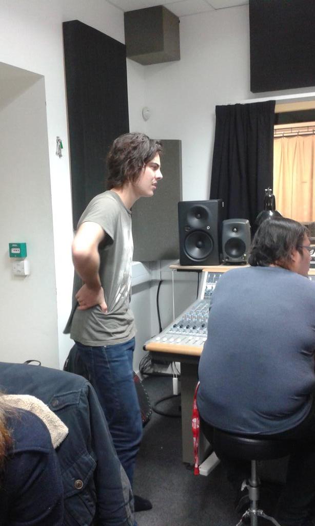 ProjectGroveRec's tweet image. In the studio with @RoHowa and @XFireOfficial tonight! @MattAnnecharico @asemoe93 and @RebeccaAlberts is here too :)