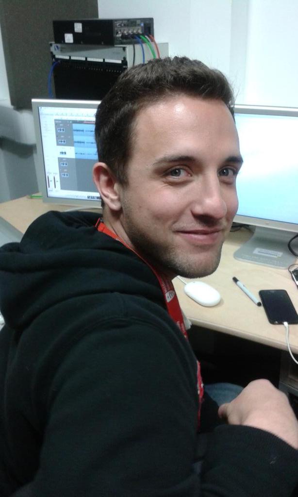 ProjectGroveRec's tweet image. In the studio with @RoHowa and @XFireOfficial tonight! @MattAnnecharico @asemoe93 and @RebeccaAlberts is here too :)