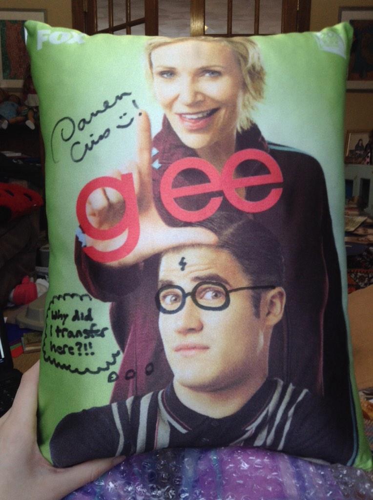 kingofmysparks's tweet photo. "@MaryLyszczarz: It came! Thank you @TheHPAlliance @DarrenCriss and @TeamStarKid #EqualityFTW http://t.co/eRaDzqGpEF" jealousy