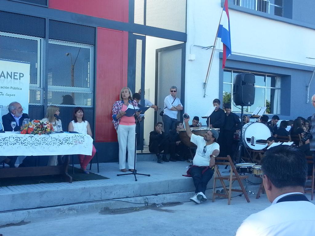 En inauguración de obras  de Liceo de Batlle  y Ordoñez